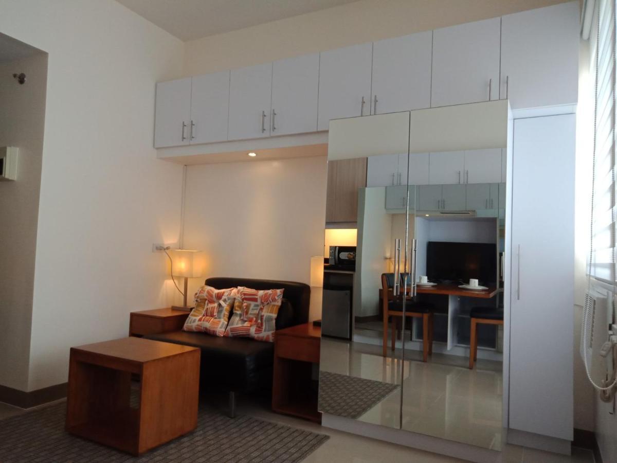 Mabolo Garden Flat A6 With Free Rooftop Pool Cebú Exterior foto