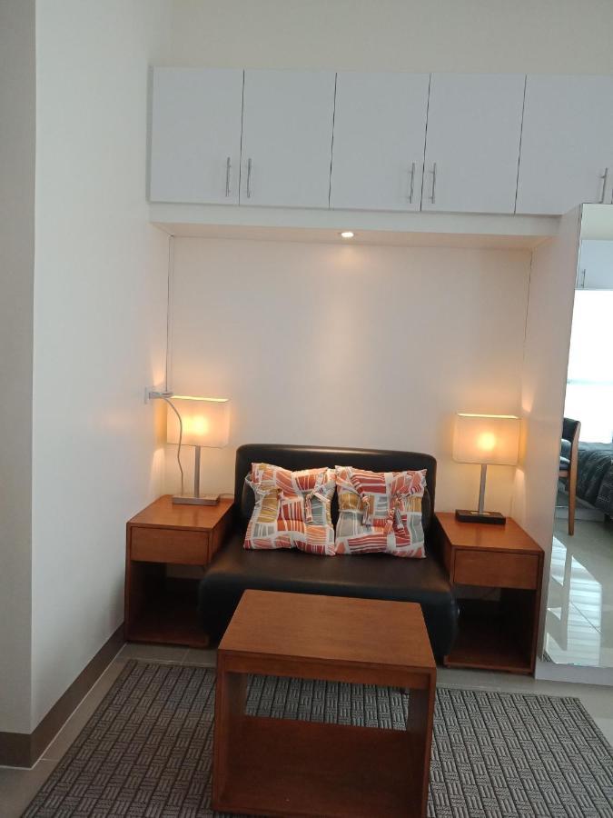 Mabolo Garden Flat A6 With Free Rooftop Pool Cebú Exterior foto