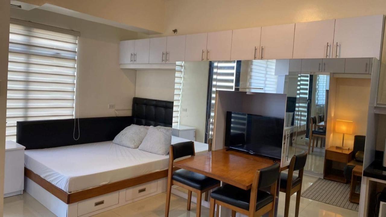 Mabolo Garden Flat A6 With Free Rooftop Pool Cebú Exterior foto