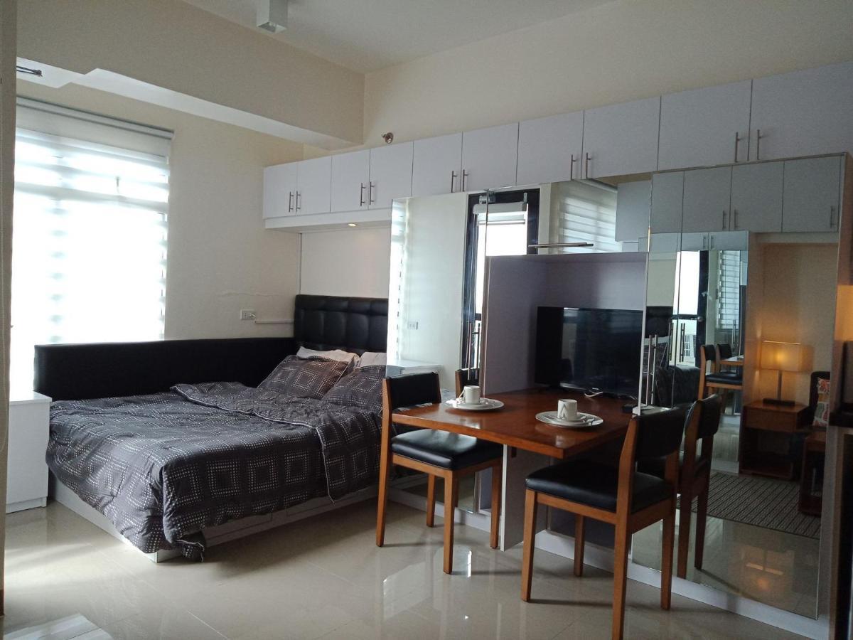 Mabolo Garden Flat A6 With Free Rooftop Pool Cebú Exterior foto