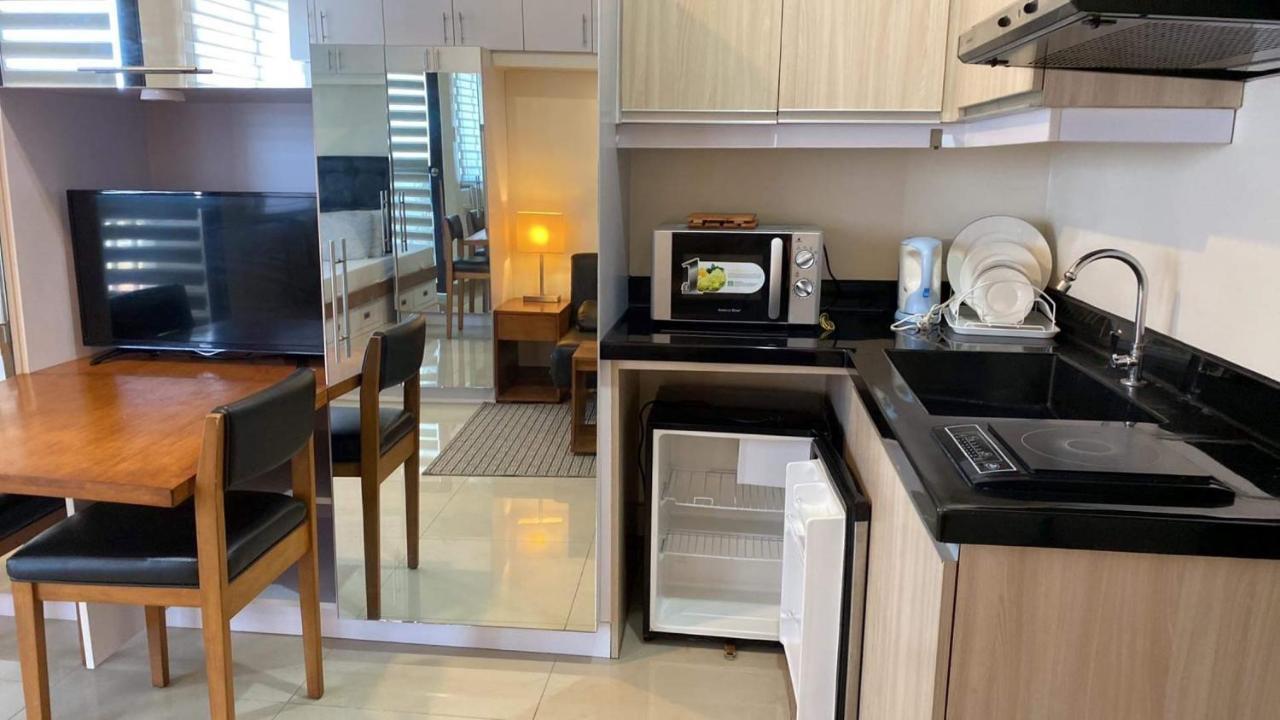 Mabolo Garden Flat A6 With Free Rooftop Pool Cebú Exterior foto