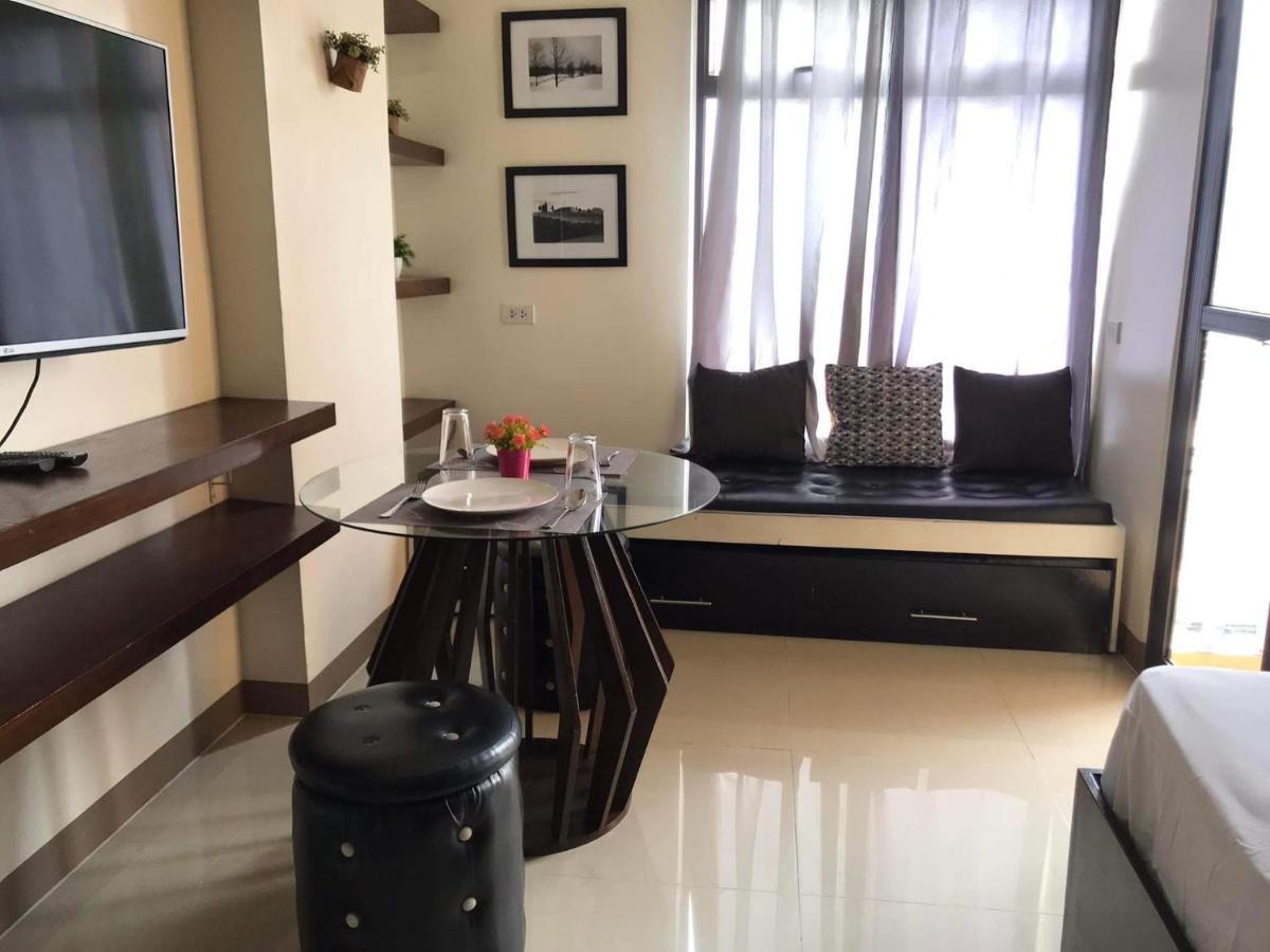 Mabolo Garden Flat A6 With Free Rooftop Pool Cebú Exterior foto