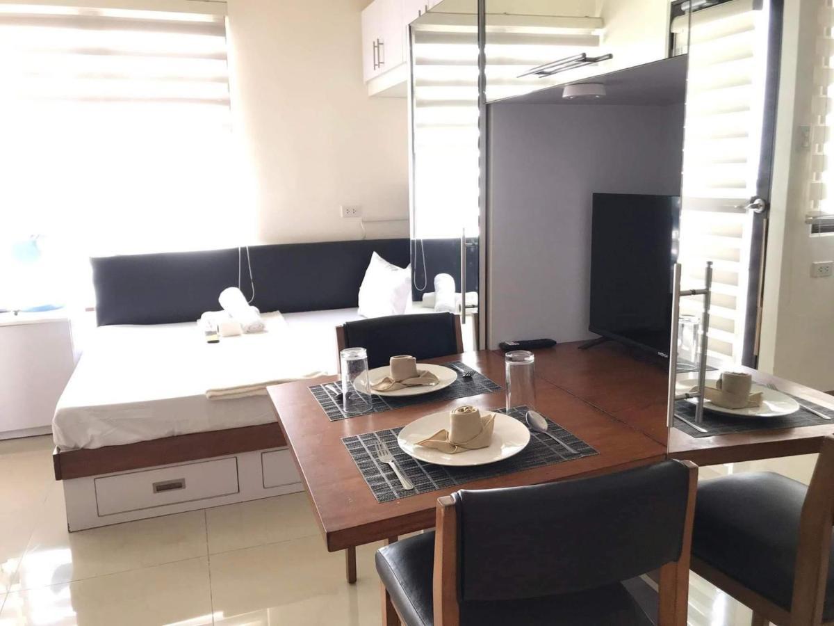 Mabolo Garden Flat A6 With Free Rooftop Pool Cebú Exterior foto