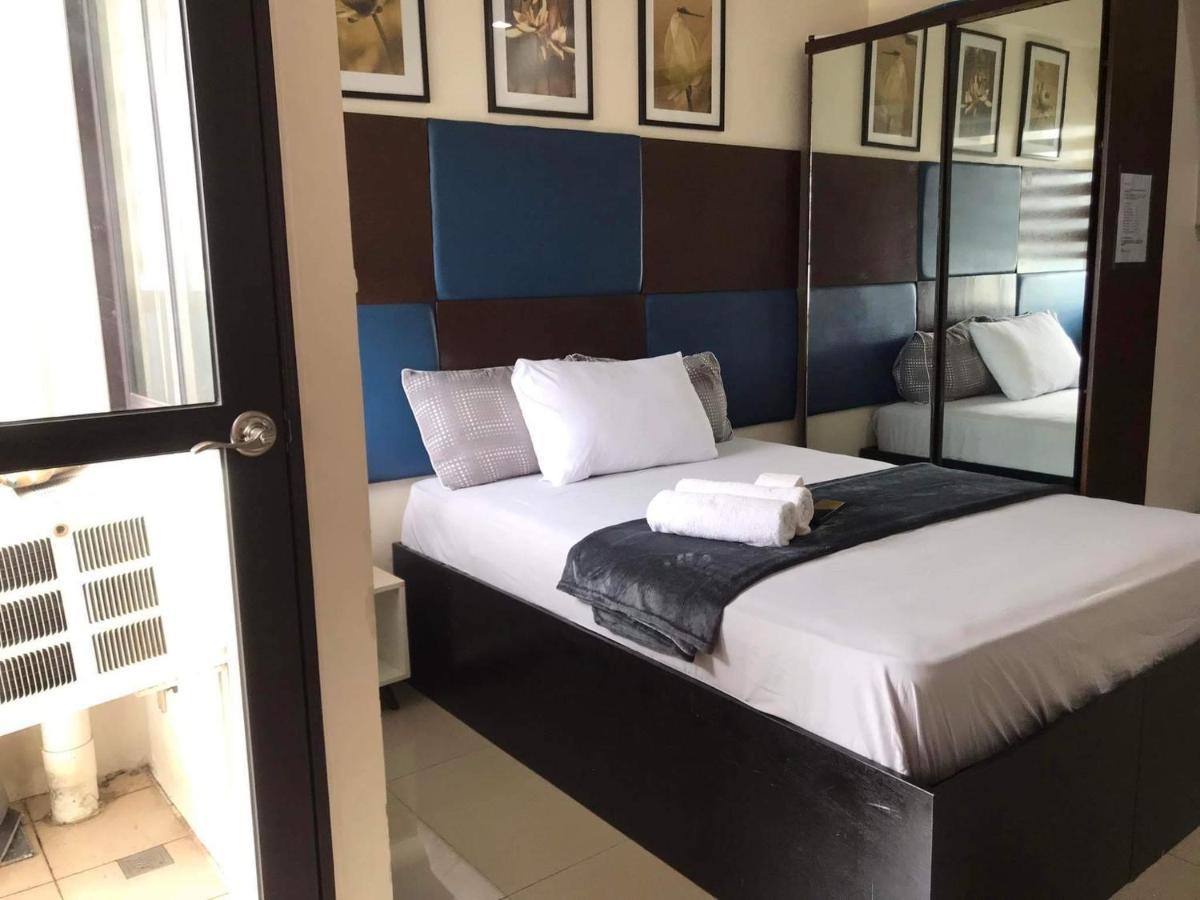 Mabolo Garden Flat A6 With Free Rooftop Pool Cebú Exterior foto