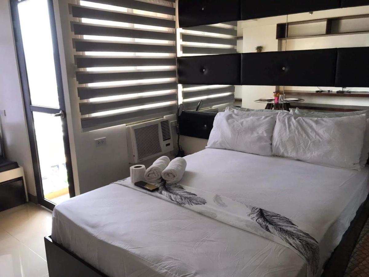 Mabolo Garden Flat A6 With Free Rooftop Pool Cebú Exterior foto