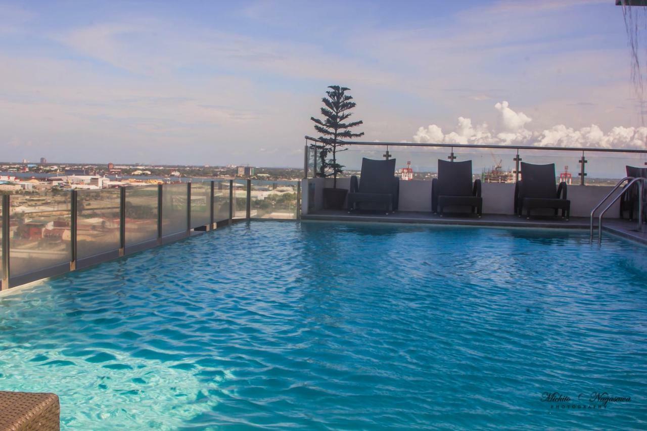 Mabolo Garden Flat A6 With Free Rooftop Pool Cebú Exterior foto
